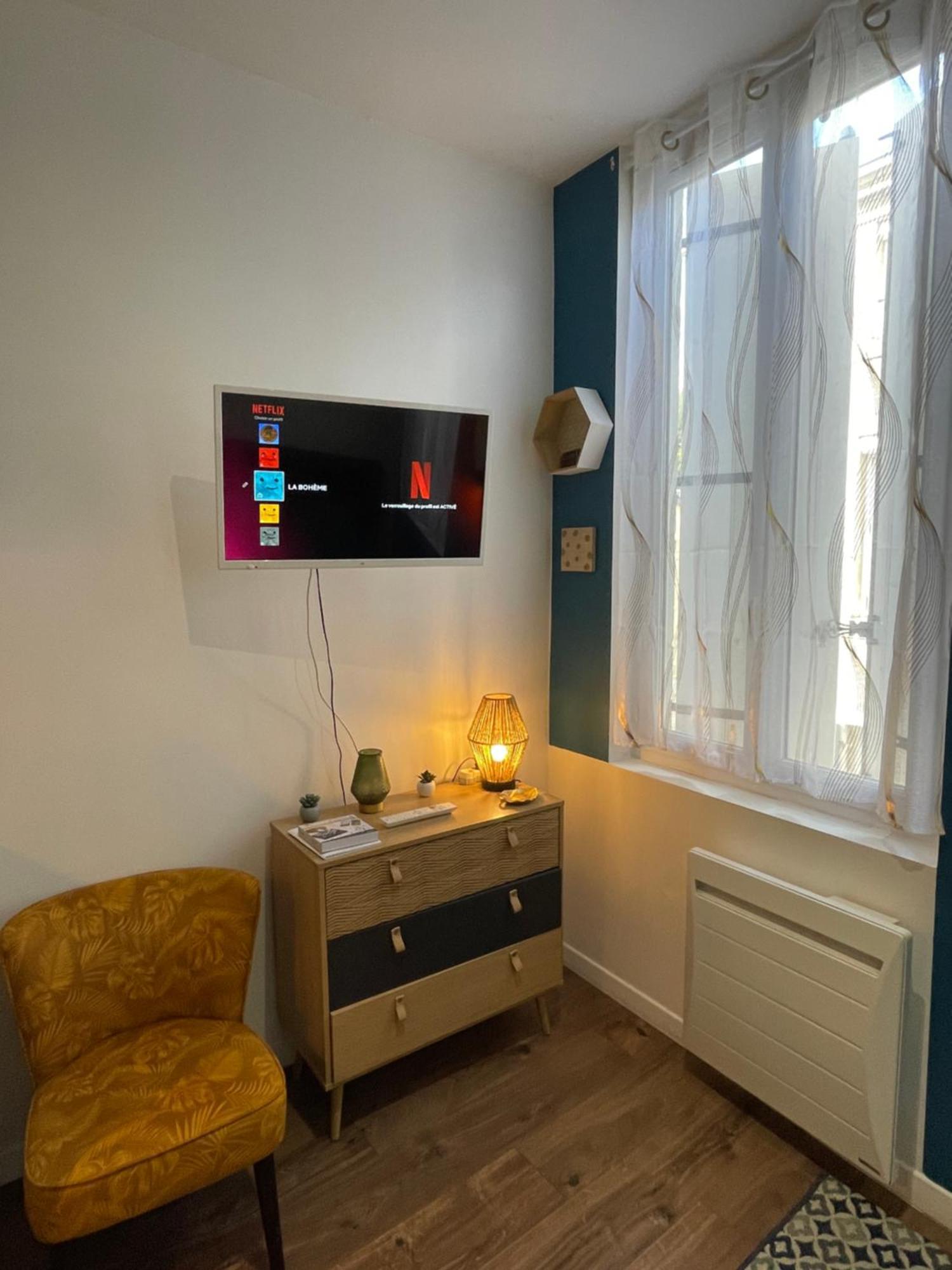 Apartment Chez Jean-yves Et Zoe - La Boheme - Au Calme, Tres Propre, Proche Parkings Niort